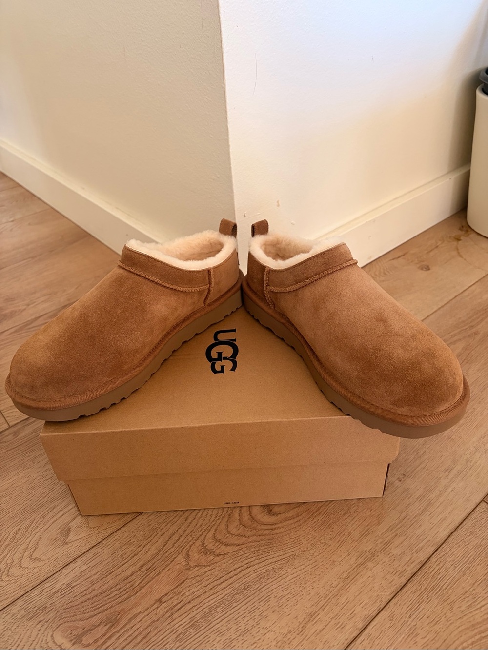 UGG W Classic Micro Boot - Chestnut Brown